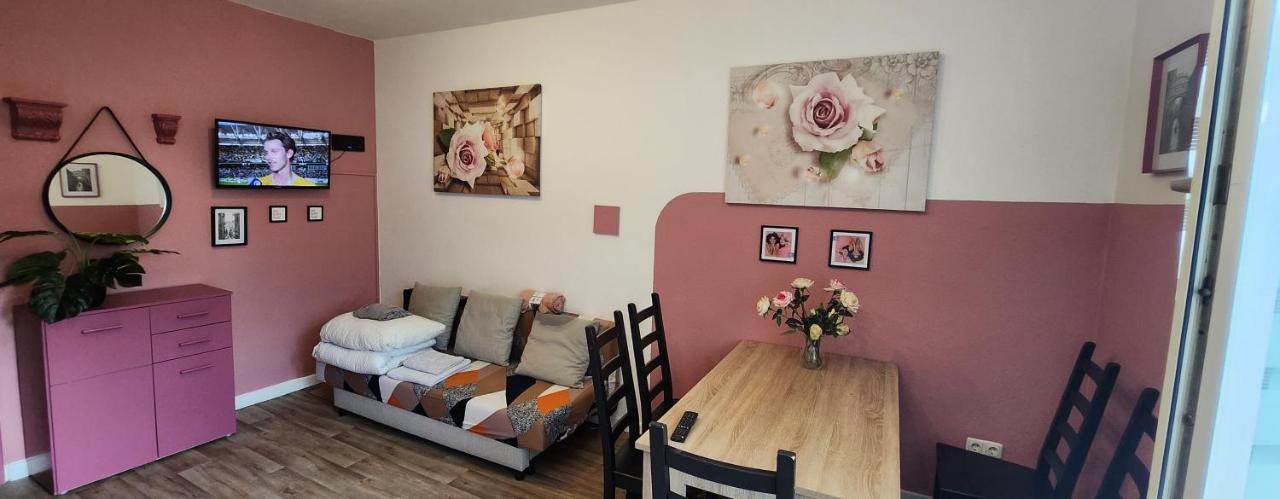 Elena Flat Rosa Oberhausen Zentrum Centro Westfield Bagian luar foto